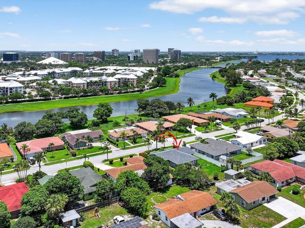 600 S Mangonia Circle, West Palm Beach FL 33401