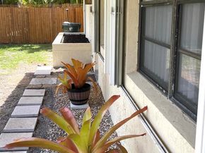 99 Lariat Cir 9997, Boca Raton FL 33487