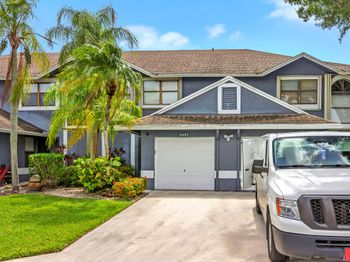 5892 Northpointe Lane