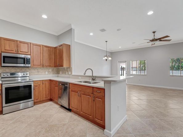 2704 Treasure Cove Circle, Dania Beach FL 33312