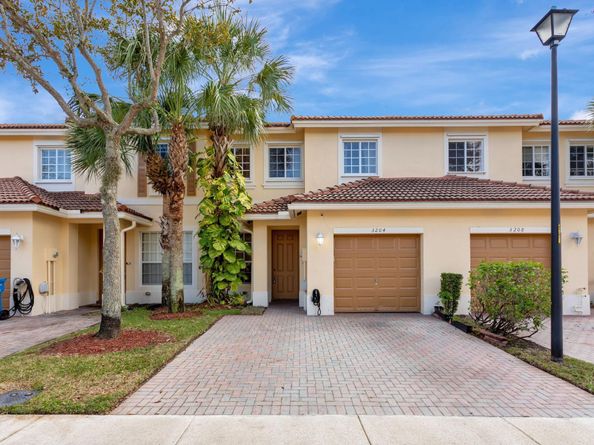 3204 NW 33rd St, Oakland Park FL 33309