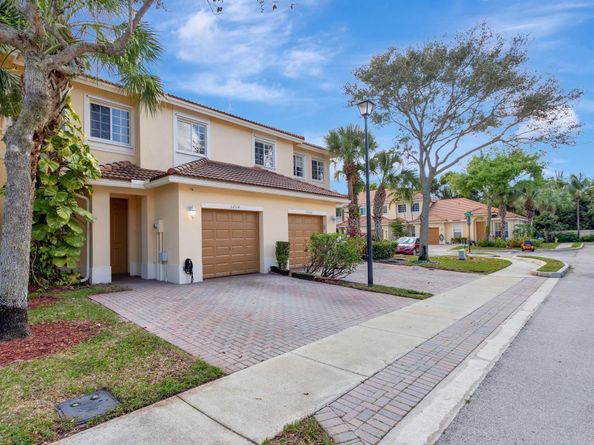 3204 NW 33rd St, Oakland Park FL 33309