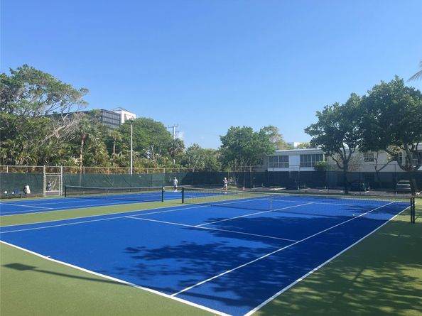 6217 Bay Club Dr 1, Fort Lauderdale FL 33308