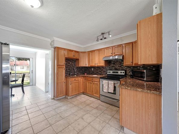 8421 NW 59th Pl, Tamarac FL 33321