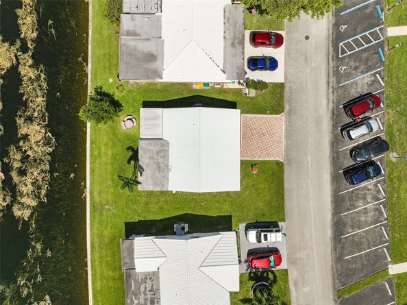 8421 NW 59th Pl, Tamarac FL 33321
