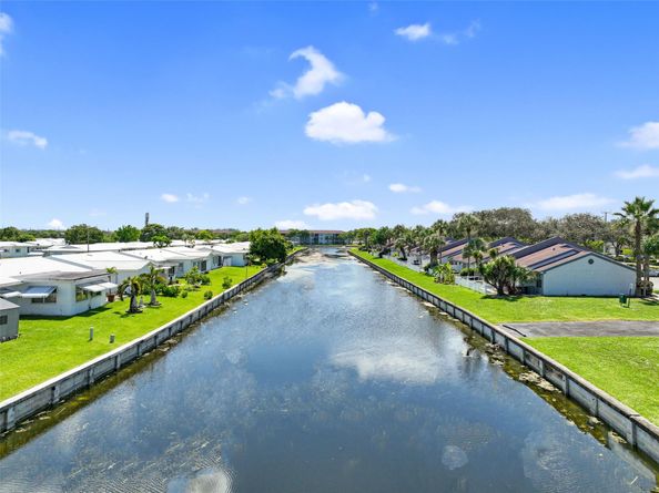 8421 NW 59th Pl, Tamarac FL 33321