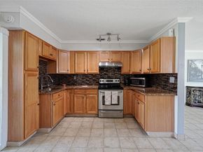 8421 NW 59th Pl, Tamarac FL 33321