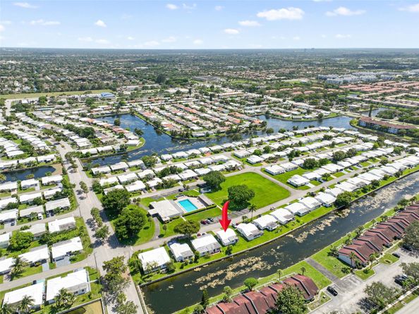 8421 NW 59th Pl, Tamarac FL 33321
