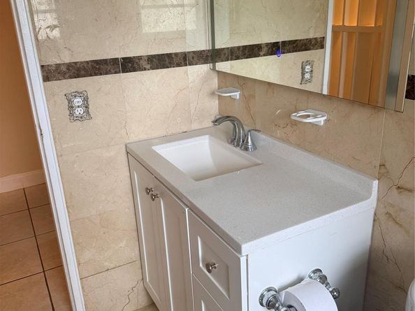 19425 NW 39th Ave, Miami Gardens FL 33055