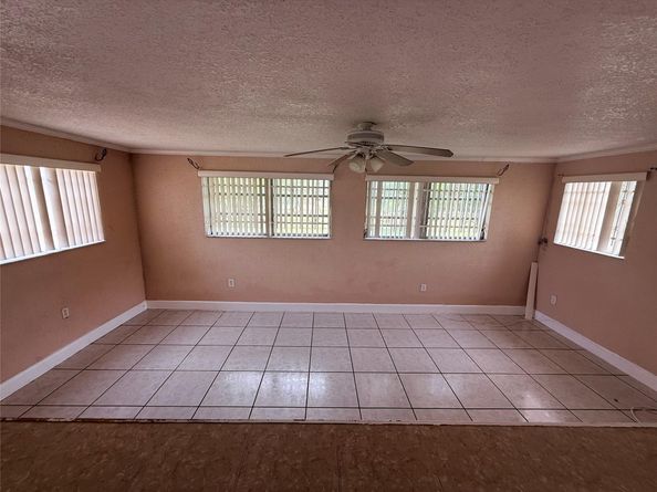 19425 NW 39th Ave, Miami Gardens FL 33055