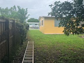 19425 NW 39th Ave, Miami Gardens FL 33055