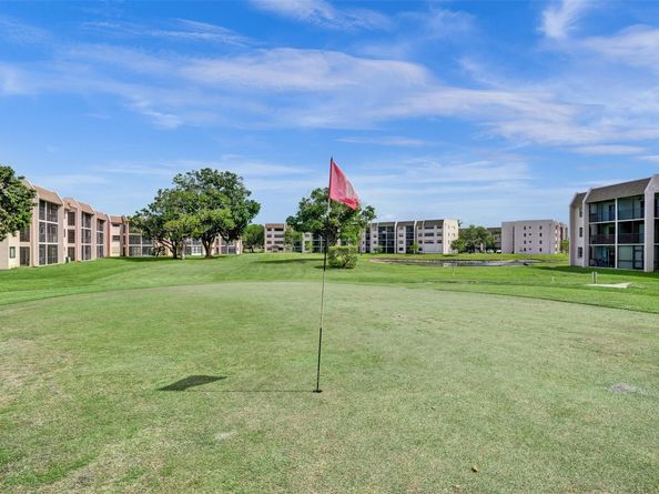 10434 Sunrise Lakes Blvd 202, Sunrise FL 33322