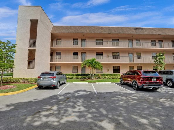 10434 Sunrise Lakes Blvd 202, Sunrise FL 33322