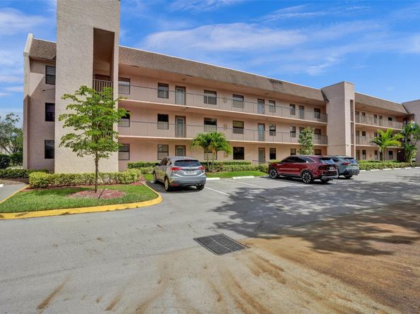 10434 Sunrise Lakes Blvd 202, Sunrise FL 33322