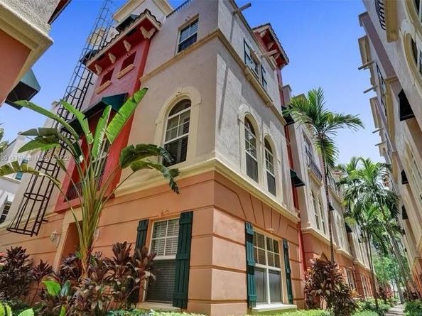1033 NE 17th Way 1103, Fort Lauderdale FL 33304