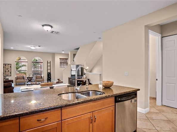 1033 NE 17th Way 1103, Fort Lauderdale FL 33304
