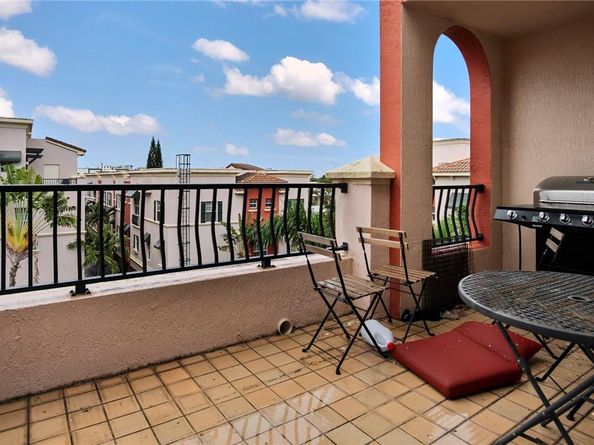 1033 NE 17th Way 1103, Fort Lauderdale FL 33304