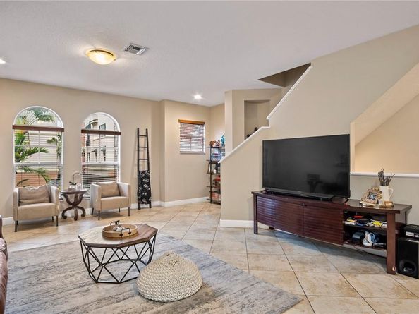 1033 NE 17th Way 1103, Fort Lauderdale FL 33304