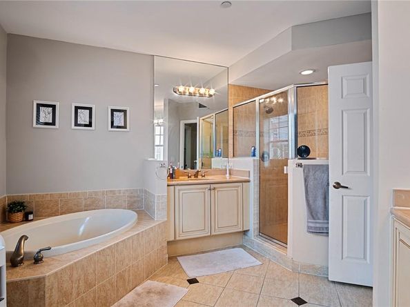1033 NE 17th Way 1103, Fort Lauderdale FL 33304