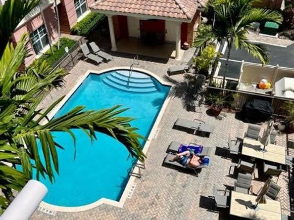 1033 NE 17th Way 1103, Fort Lauderdale FL 33304
