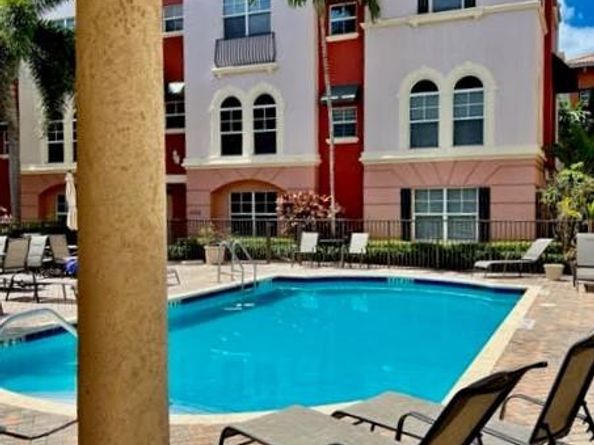 1033 NE 17th Way 1103, Fort Lauderdale FL 33304