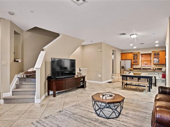 1033 NE 17th Way 1103, Fort Lauderdale FL 33304