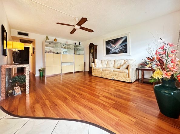 519 Tilford X 519, Deerfield Beach FL 33442