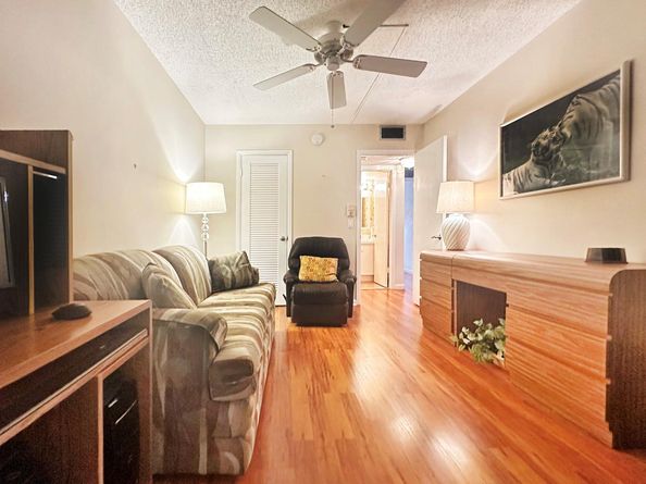 519 Tilford X 519, Deerfield Beach FL 33442