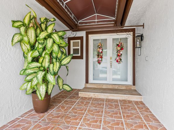 6440 NW 201st Ter, Hialeah FL 33015