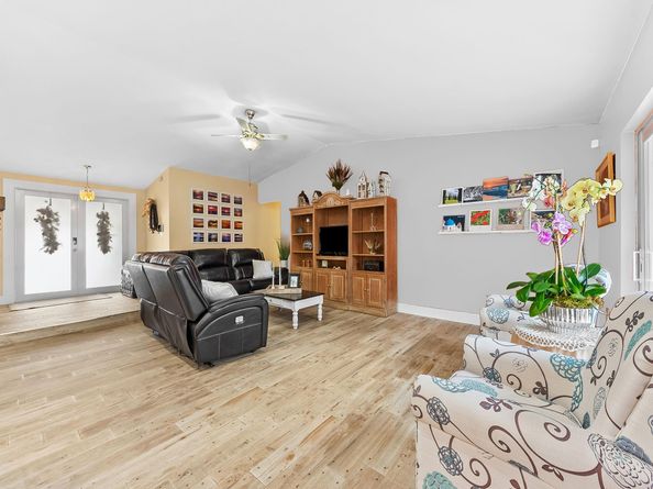 6440 NW 201st Ter, Hialeah FL 33015