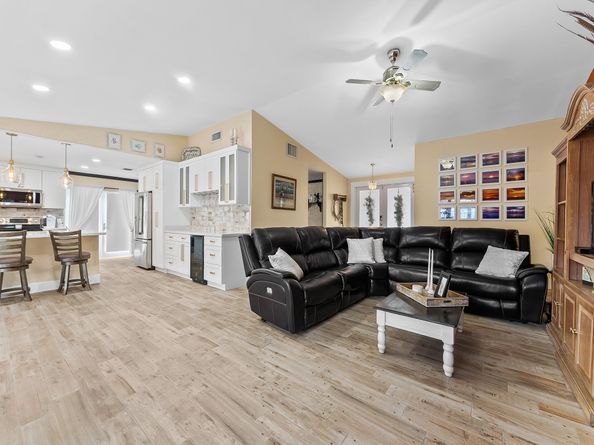 6440 NW 201st Ter, Hialeah FL 33015