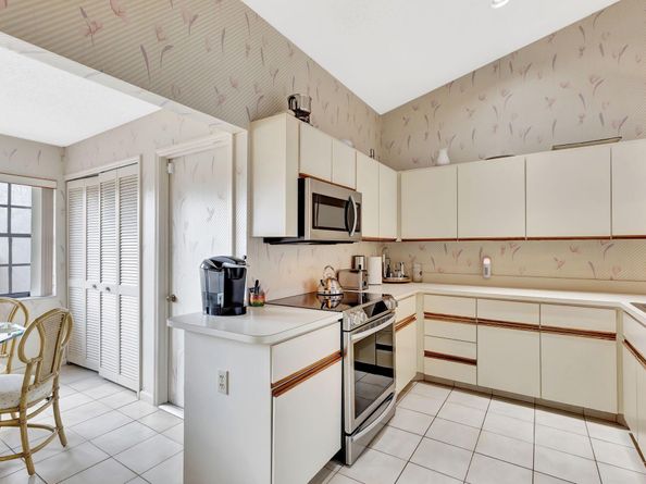 8179 Mooring Circle, Boynton Beach FL 33472
