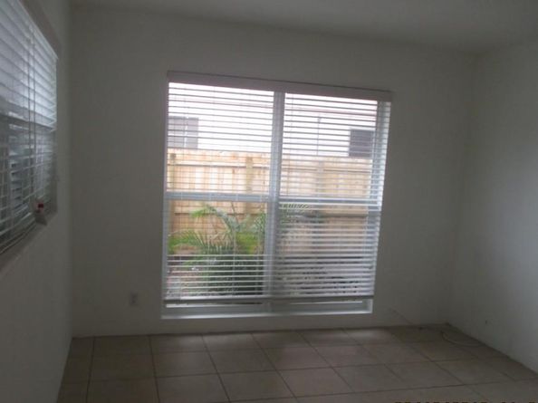 1413 NE 5th Ter, Fort Lauderdale FL 33304