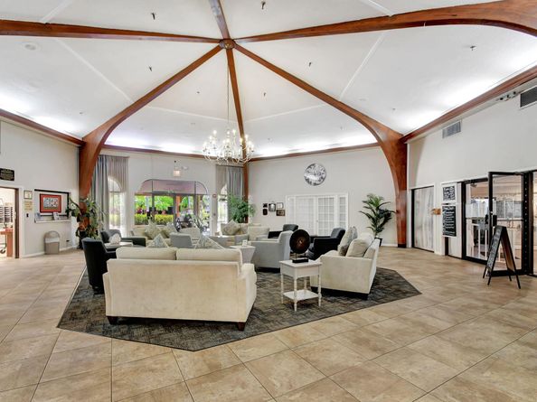 3590 Via Poinciana 205, Lake Worth FL 33467