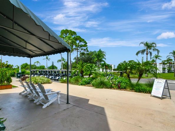 3590 Via Poinciana 205, Lake Worth FL 33467
