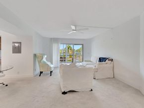 3590 Via Poinciana 205, Lake Worth FL 33467