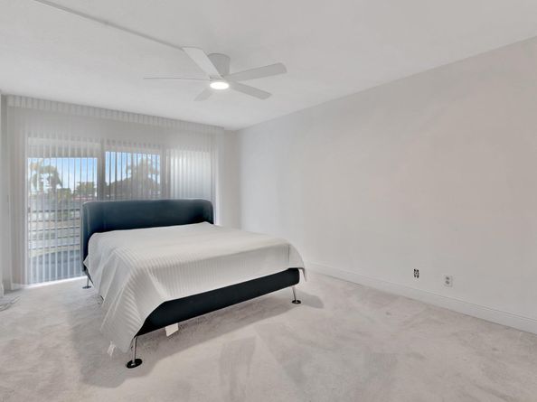 3590 Via Poinciana 205, Lake Worth FL 33467
