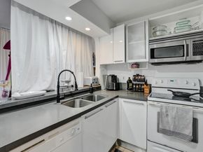 555 NE 15th St T4(704), Miami FL 33132