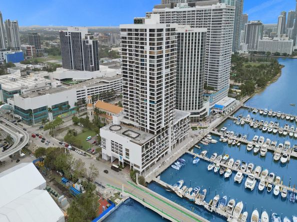 555 NE 15th St T4(704), Miami FL 33132