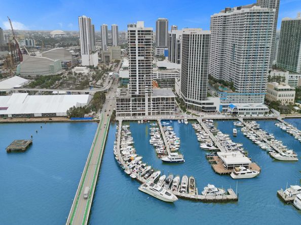 555 NE 15th St T4(704), Miami FL 33132