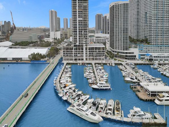 555 NE 15th St T4(704), Miami FL 33132