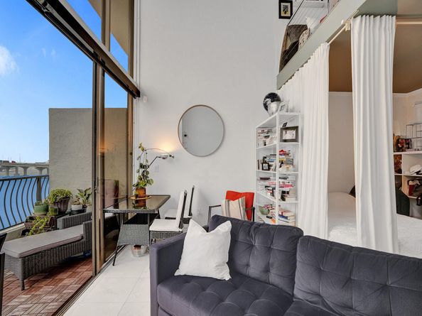 555 NE 15th St T4(704), Miami FL 33132