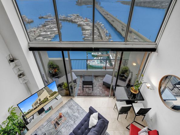 555 NE 15th St T4(704), Miami FL 33132