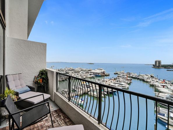 555 NE 15th St T4(704), Miami FL 33132
