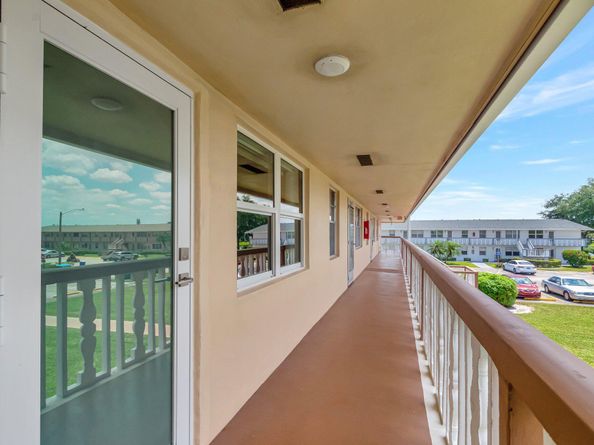 229 Chatham K, West Palm Beach FL 33417