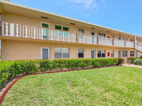 229 Chatham K, West Palm Beach FL 33417