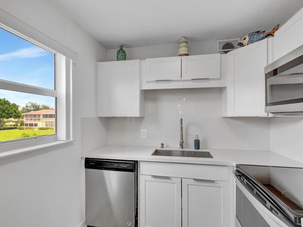 229 Chatham K, West Palm Beach FL 33417