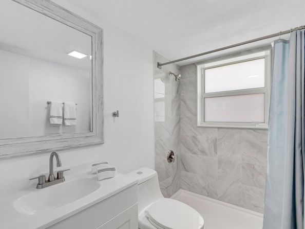 229 Chatham K, West Palm Beach FL 33417