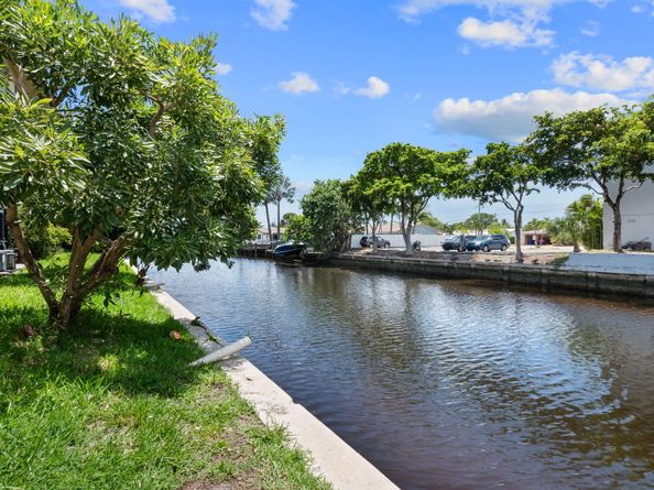 1400 NE 57th Ct 104, Fort Lauderdale FL 33334