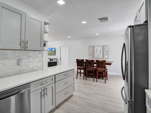 2661 NE 20th Street, Pompano Beach FL 33062